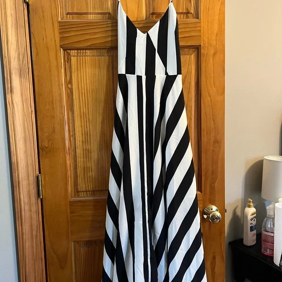 Black and White Striped Sleeveless Maxi Sundress - Picture 1 of 2